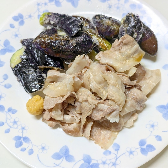 ポン酢しょうゆが合います、揚げ茄子と豚バラ焼き